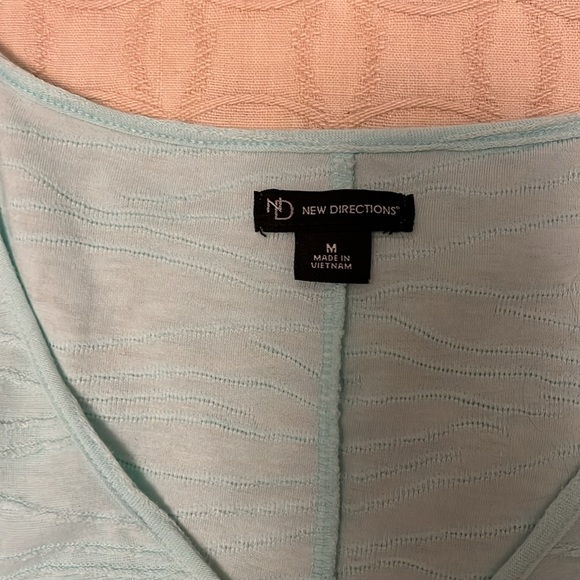 New Directions light blue/green flowy top - Picture 2 of 5